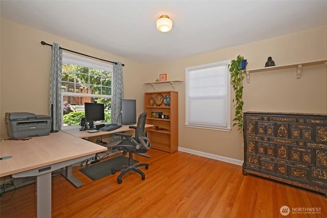 2822 23rd Avenue W, Seattle, WA 98199