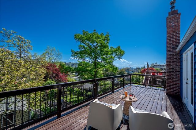 2822 23rd Avenue W, Seattle, WA 98199