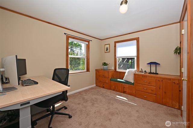 2822 23rd Avenue W, Seattle, WA 98199