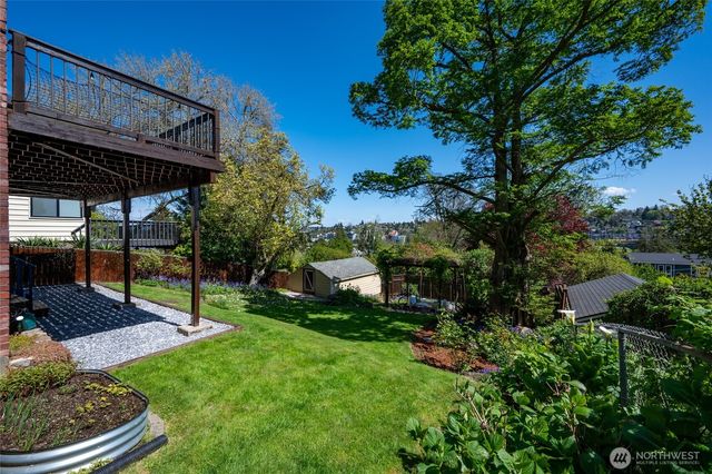 2822 23rd Avenue W, Seattle, WA 98199