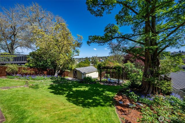 2822 23rd Avenue W, Seattle, WA 98199