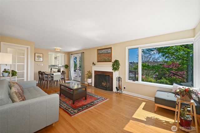 2822 23rd Avenue W, Seattle, WA 98199