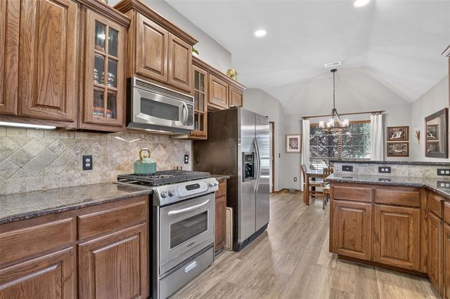 300 Crossland Court, Edmond, OK 73003