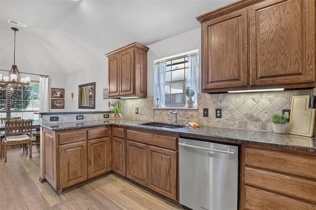 300 Crossland Court, Edmond, OK 73003