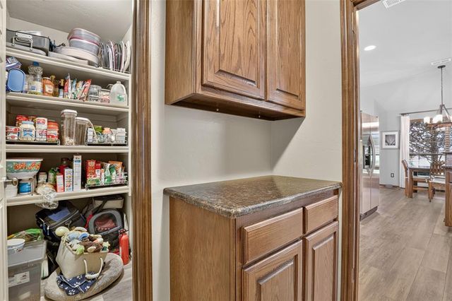 300 Crossland Court, Edmond, OK 73003