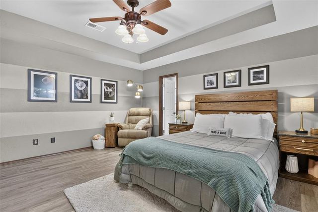 300 Crossland Court, Edmond, OK 73003