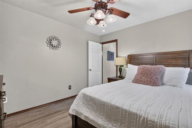 300 Crossland Court, Edmond, OK 73003