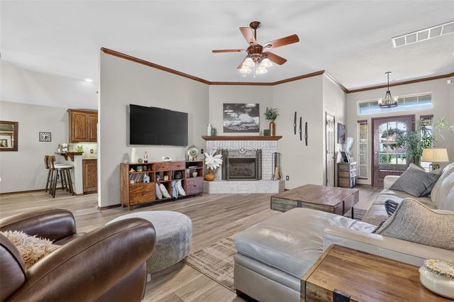 300 Crossland Court, Edmond, OK 73003