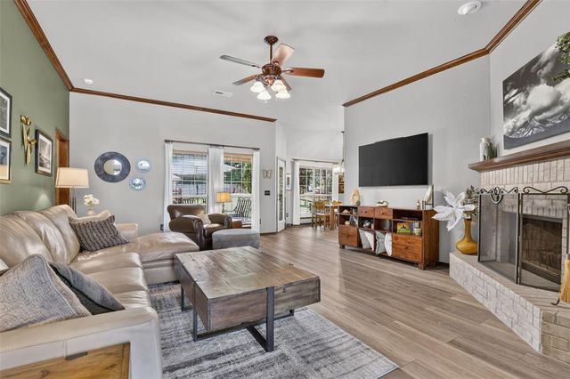 300 Crossland Court, Edmond, OK 73003
