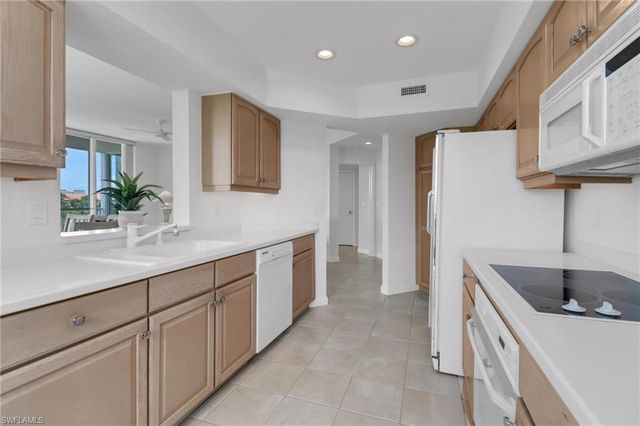 4255 Gulf Shore BLVD N # 201, Naples, FL 34103