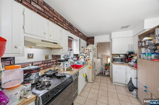 37 Raritan Road, Linden, NJ 07036