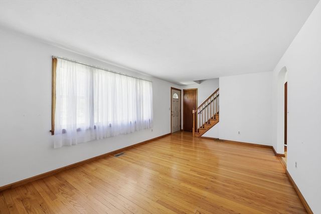 98 Clarence St, West Springfield, MA 01089