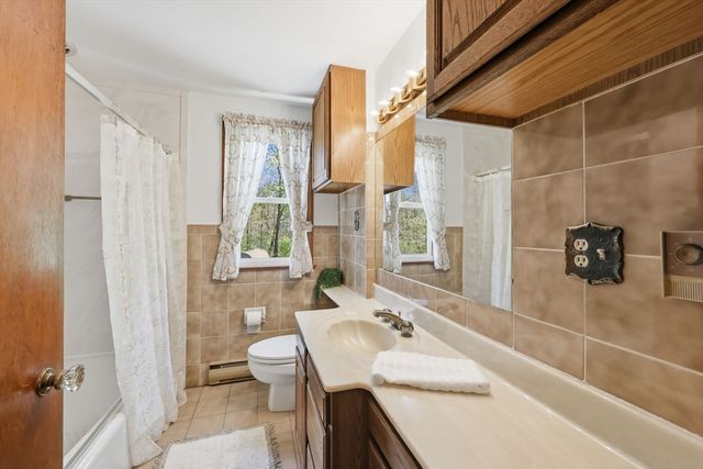 98 Clarence St, West Springfield, MA 01089