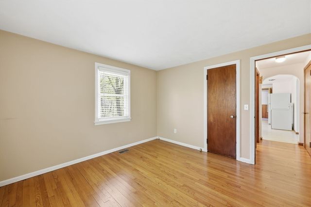 98 Clarence St, West Springfield, MA 01089