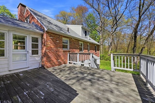 98 Clarence St, West Springfield, MA 01089