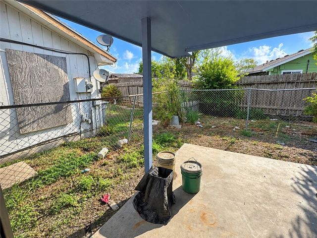 110 Green Gate Dr, Corpus Christi, TX 78405