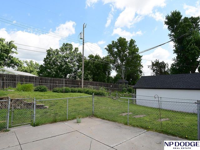 9422 Meredith Avenue, Omaha, NE 68134