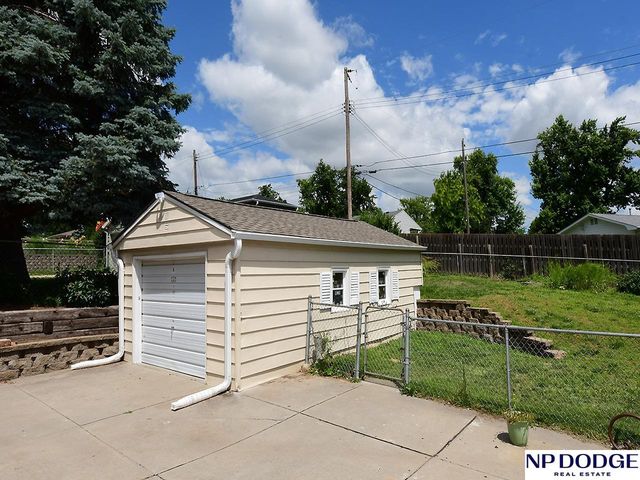 9422 Meredith Avenue, Omaha, NE 68134