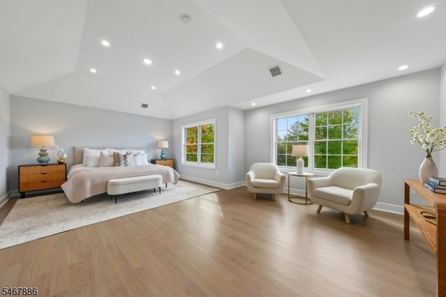 354 Beaufort Ave, Livingston Twp., NJ 07039