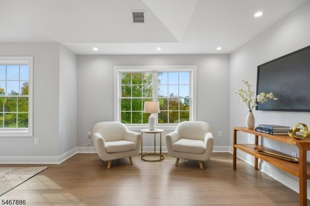354 Beaufort Ave, Livingston Twp., NJ 07039