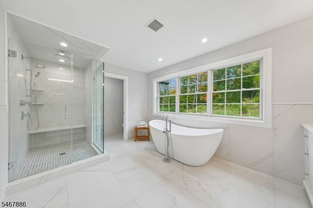 354 Beaufort Ave, Livingston Twp., NJ 07039