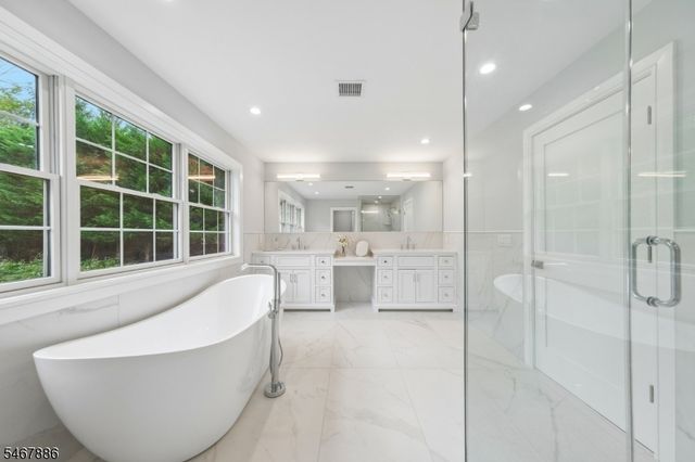 354 Beaufort Ave, Livingston Twp., NJ 07039