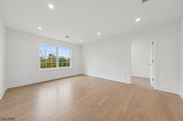 354 Beaufort Ave, Livingston Twp., NJ 07039