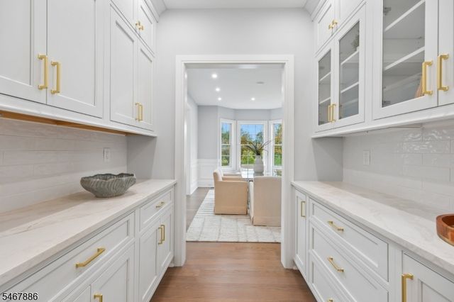 354 Beaufort Ave, Livingston Twp., NJ 07039