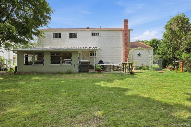 38 Appel Drive E, Shirley, NY 11967