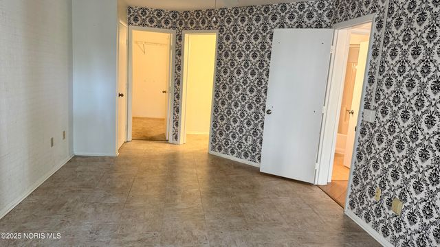 3407 Oak Alley Court, Unit 203, Toledo, OH 43606