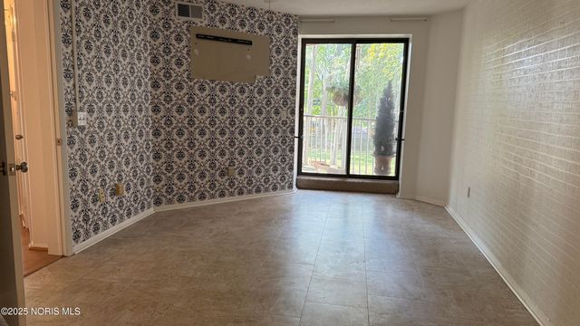 3407 Oak Alley Court, Unit 203, Toledo, OH 43606