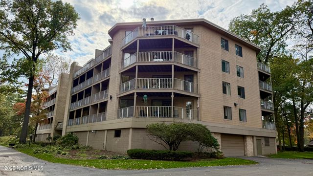 3407 Oak Alley Court, Unit 203, Toledo, OH 43606