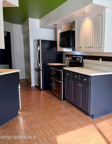 3407 Oak Alley Court, Unit 203, Toledo, OH 43606