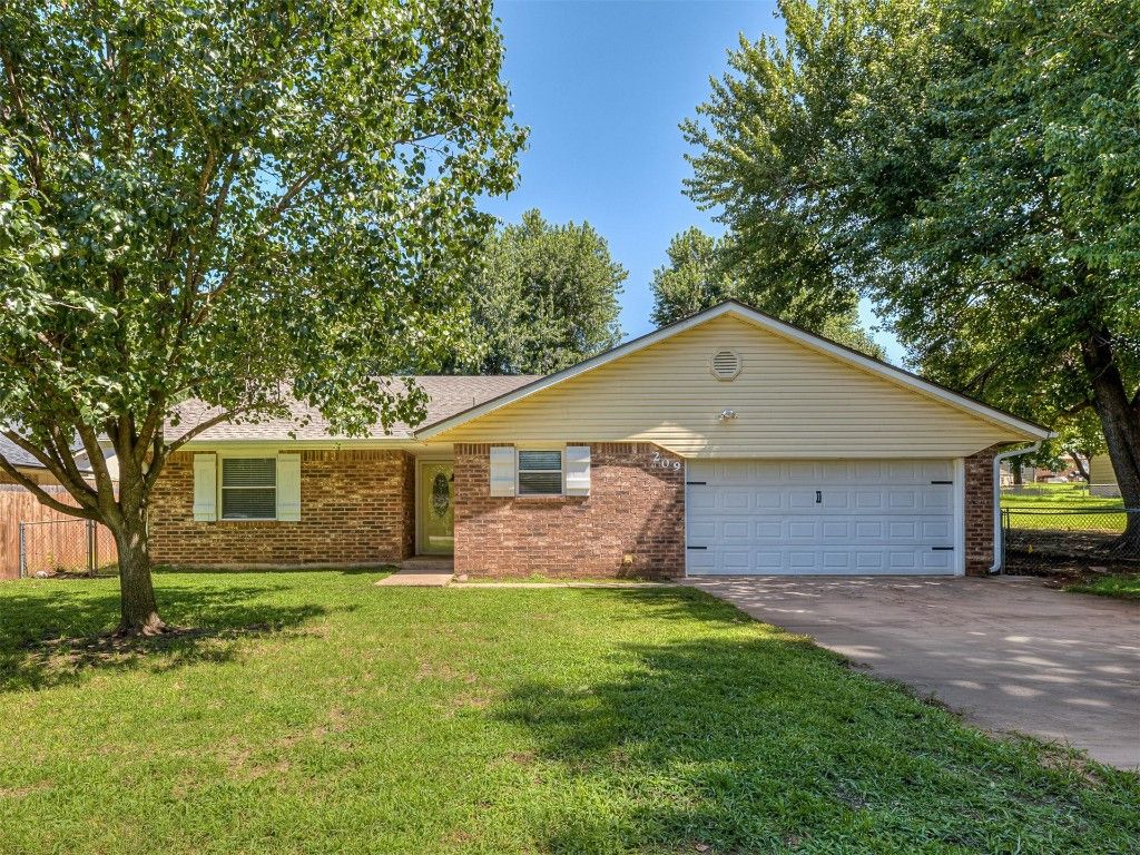 209 SW 6th Street, Blanchard, OK 73010