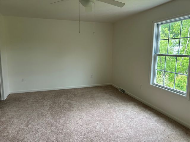 607 Crestview Ln, Lower Burrell, PA 15068