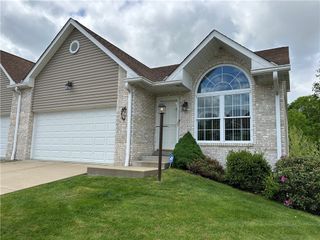 607 Crestview Ln, Lower Burrell, PA 15068