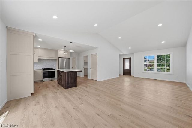 517 Whitetail Trail NE, Canton, OH 44704