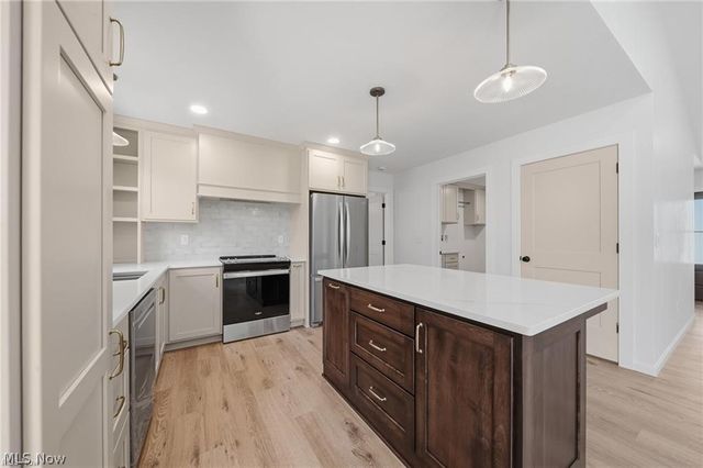 517 Whitetail Trail NE, Canton, OH 44704
