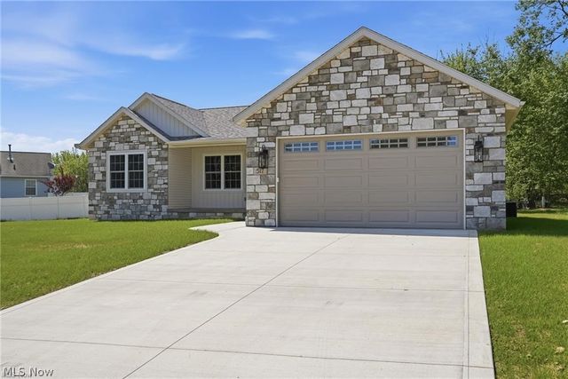 517 Whitetail Trail NE, Canton, OH 44704