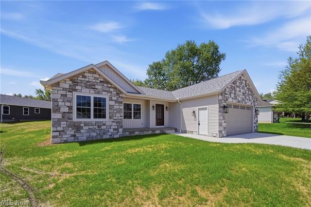 517 Whitetail Trail NE, Canton, OH 44704