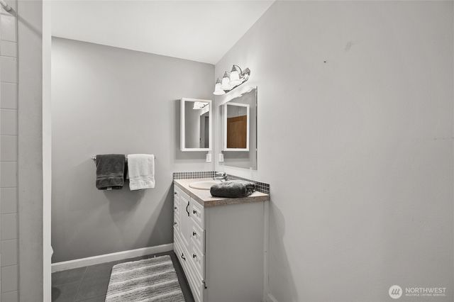 1168 NW Sunlit Lane, Bremerton, WA 98312