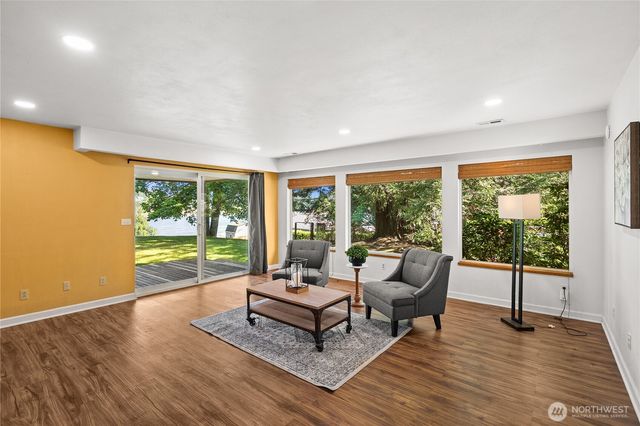 1168 NW Sunlit Lane, Bremerton, WA 98312