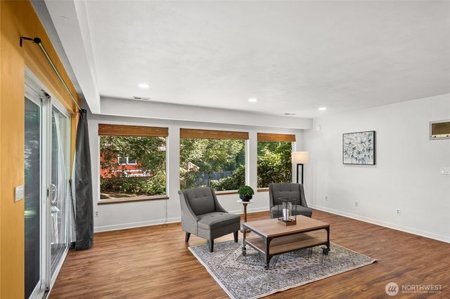 1168 NW Sunlit Lane, Bremerton, WA 98312