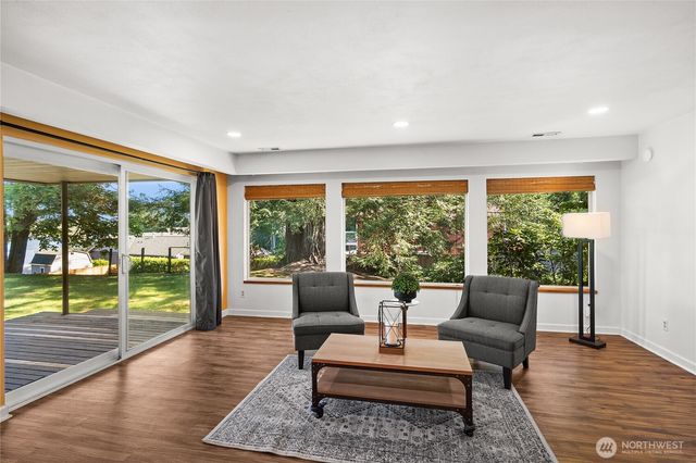 1168 NW Sunlit Lane, Bremerton, WA 98312