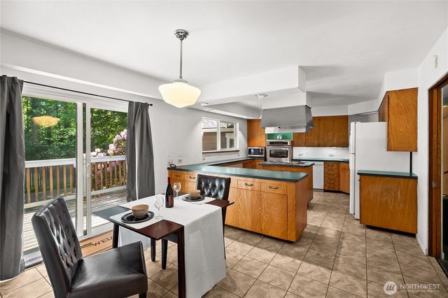 1168 NW Sunlit Lane, Bremerton, WA 98312