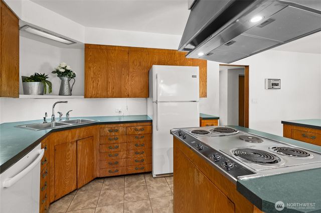 1168 NW Sunlit Lane, Bremerton, WA 98312