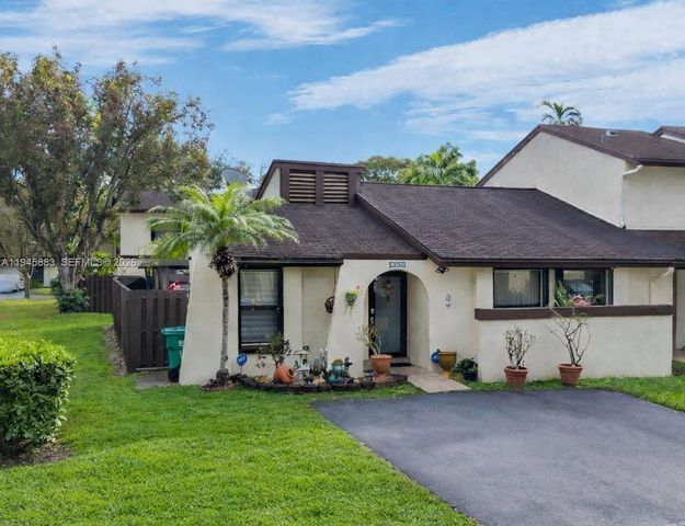 12736 SW 68th Ln, Miami, FL 33183