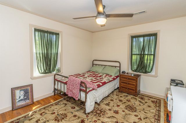 48 BAKER RD, Selmer, TN 38375