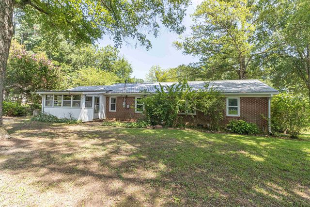 48 BAKER RD, Selmer, TN 38375
