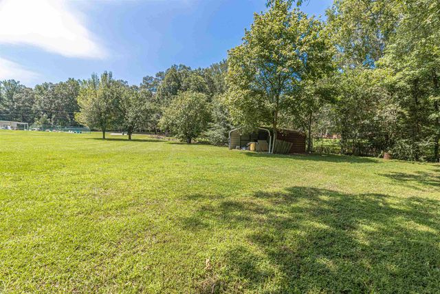48 BAKER RD, Selmer, TN 38375